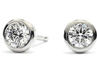 一粒ダイヤモンドピアス model 4